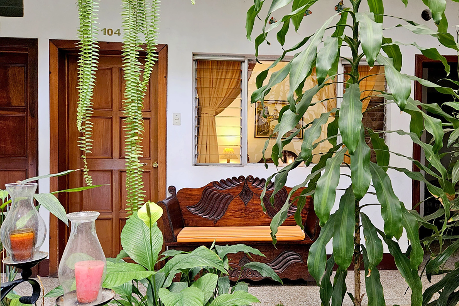 hotel-rooms-and-corridor-antigua-guatemala-3