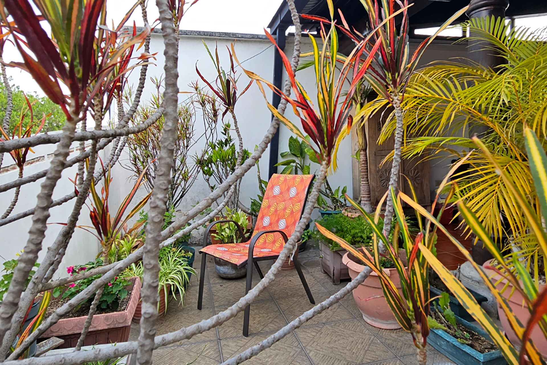 hotel-second-floor-patio-antigua-guatemala-1